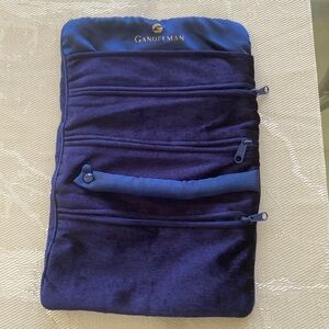 Travel jewelry pouch